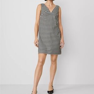 New with tags Ann Taylor Houndstooth V-Neck Sleeveless Shift Dress
